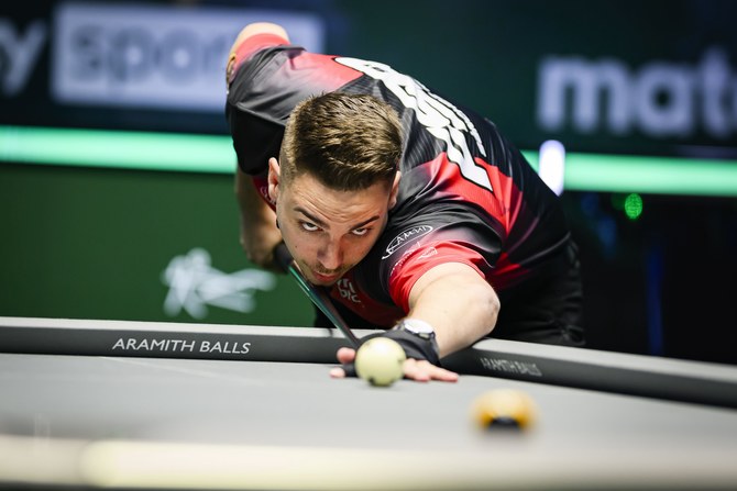 Ilustrasi pertandingan billiard profesional antara pemain Asia dan Eropa di turnamen internasional